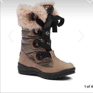 Guess winter boots MAKE ME AN OFFER